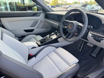 Porsche 911 [992] Carrera 4 Cabri GTS t-Hybrid 2dr PDK