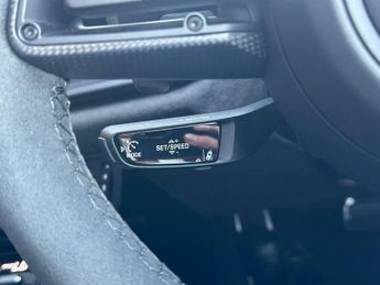 Porsche 911 [992] Carrera Coupe GTS t-Hybrid 2dr PDK