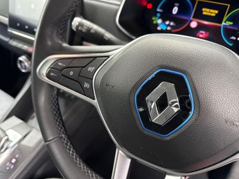 RENAULT ZOE R135 52Kwh Iconic Hatchback 5Dr Electric Auto (I) (134 Bhp)