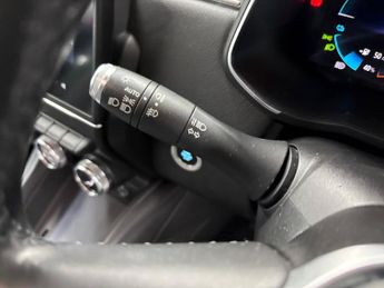 RENAULT ZOE R135 52Kwh Iconic Hatchback 5Dr Electric Auto (I) (134 Bhp)