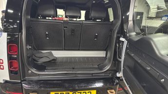 LAND ROVER DEFENDER 3.0 D250 X-Dynamic Se 90 3Dr Auto