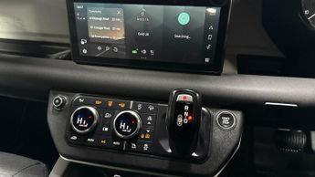 LAND ROVER DEFENDER 3.0 D250 X-Dynamic Se 90 3Dr Auto