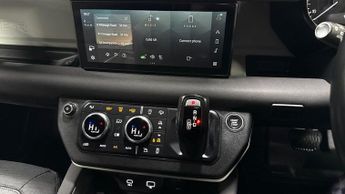 LAND ROVER DEFENDER 3.0 D250 X-Dynamic Se 90 3Dr Auto