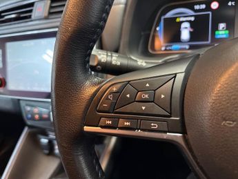 NISSAN LEAF 40Kwh Tekna Hatchback 5Dr Electric Auto (150 Ps)