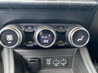 RENAULT ZOE R135 Ev50 52Kwh Iconic Hatchback 5Dr Electric Auto (Rapid Charge