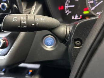 TOYOTA COROLLA 1.8 Vvt-I Hybrid Commercial Auto