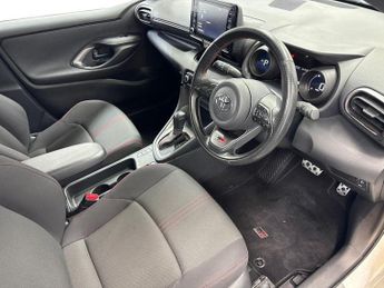 TOYOTA YARIS 1.5 Vvt-H Gr Sport Hatchback 5Dr Petrol Hybrid E-Cvt Euro 6 (S/S