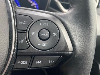 TOYOTA COROLLA 2.0 Vvt-I Hybrid Excel 5Dr Cvt