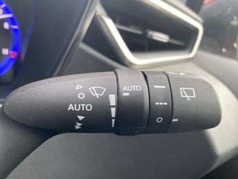 TOYOTA COROLLA 2.0 Vvt-I Hybrid Excel 5Dr Cvt