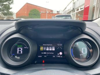 TOYOTA YARIS 1.5 Vvt-H Design Hatchback 5Dr Petrol Hybrid E-Cvt Euro 6 (S/S) 