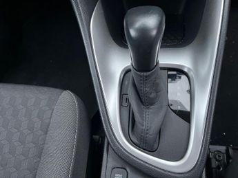 TOYOTA YARIS 1.5 Vvt-H Design Hatchback 5Dr Petrol Hybrid E-Cvt Euro 6 (S/S) 