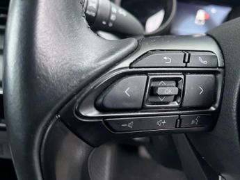 TOYOTA YARIS 1.5 Vvt-H Design Hatchback 5Dr Petrol Hybrid E-Cvt Euro 6 (S/S) 