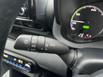 TOYOTA YARIS 1.5 Vvt-H Icon Hatchback 5Dr Petrol Hybrid E-Cvt Euro 6 (S/S) (1