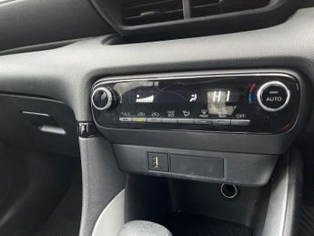 TOYOTA YARIS 1.5 Vvt-H Icon Hatchback 5Dr Petrol Hybrid E-Cvt Euro 6 (S/S) (1