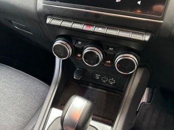 RENAULT CAPTUR 1.6 E-Tech Iconic Edition Suv 5Dr Petrol Hybrid Auto Euro 6 (S/S