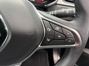 RENAULT CAPTUR 1.6 E-Tech Iconic Edition Suv 5Dr Petrol Hybrid Auto Euro 6 (S/S