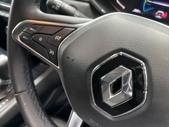 RENAULT CAPTUR 1.6 E-Tech Iconic Edition Suv 5Dr Petrol Hybrid Auto Euro 6 (S/S