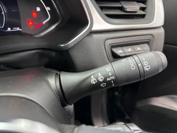 RENAULT CAPTUR 1.6 E-Tech Iconic Edition Suv 5Dr Petrol Hybrid Auto Euro 6 (S/S