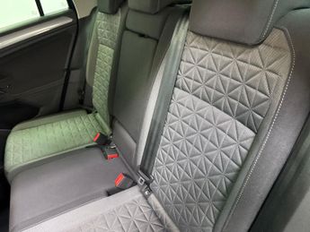 VOLKSWAGEN TIGUAN 1.5 Tsi Life Suv 5Dr Petrol Dsg Euro 6 (S/S) (150 Ps)