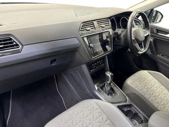VOLKSWAGEN TIGUAN 1.5 Tsi Life Suv 5Dr Petrol Dsg Euro 6 (S/S) (150 Ps)