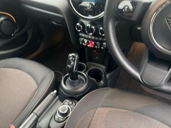 MINI HATCHBACK 1.5 Cooper Classic Hatchback 5Dr Petrol Steptronic Euro 6 (S/S) 