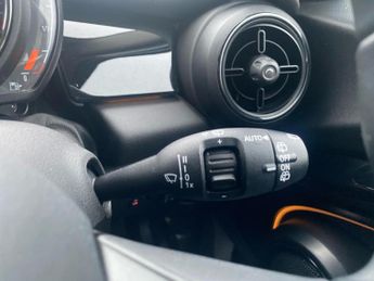 MINI HATCHBACK 1.5 Cooper Classic Hatchback 5Dr Petrol Steptronic Euro 6 (S/S) 