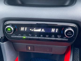 TOYOTA YARIS 1.5 Vvt-H Dynamic Hatchback 5Dr Petrol Hybrid E-Cvt Euro 6 (S/S)