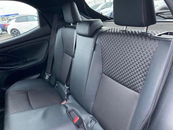 TOYOTA YARIS 1.5 Vvt-H Dynamic Hatchback 5Dr Petrol Hybrid E-Cvt Euro 6 (S/S)