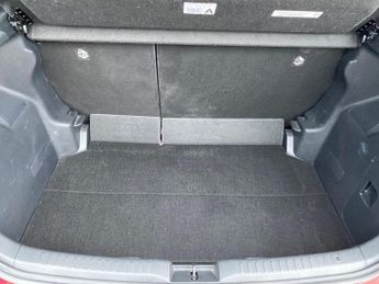 TOYOTA YARIS 1.5 Vvt-H Dynamic Hatchback 5Dr Petrol Hybrid E-Cvt Euro 6 (S/S)