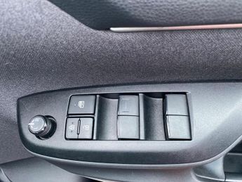 TOYOTA YARIS 1.5 Vvt-H Dynamic Hatchback 5Dr Petrol Hybrid E-Cvt Euro 6 (S/S)