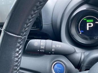 TOYOTA YARIS 1.5 Vvt-H Dynamic Hatchback 5Dr Petrol Hybrid E-Cvt Euro 6 (S/S)