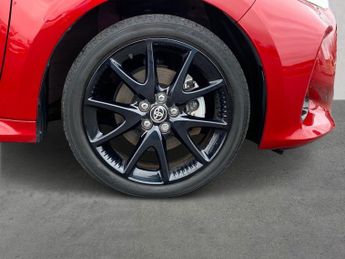 TOYOTA YARIS 1.5 Vvt-H Dynamic Hatchback 5Dr Petrol Hybrid E-Cvt Euro 6 (S/S)