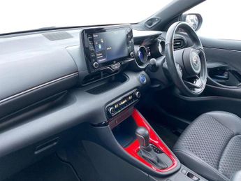 TOYOTA YARIS 1.5 Vvt-H Dynamic Hatchback 5Dr Petrol Hybrid E-Cvt Euro 6 (S/S)