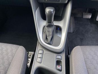 TOYOTA YARIS 1.5 Hybrid Design 5Dr Cvt