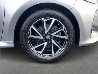 TOYOTA YARIS 1.5 Hybrid Design 5Dr Cvt
