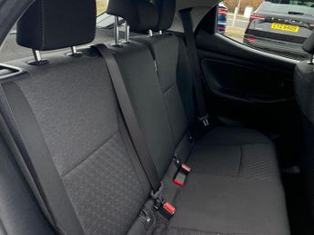 TOYOTA YARIS 1.5 Vvt-H Design Hatchback 5Dr Petrol Hybrid E-Cvt Euro 6 (S/S) 