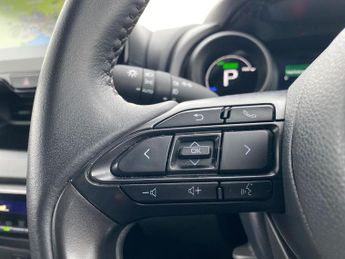 TOYOTA YARIS 1.5 Vvt-H Design Hatchback 5Dr Petrol Hybrid E-Cvt Euro 6 (S/S) 