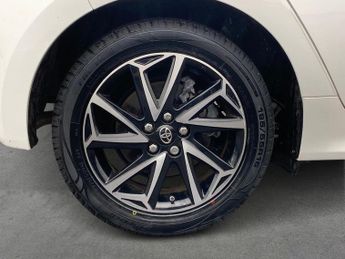 TOYOTA YARIS 1.5 Vvt-H Design Hatchback 5Dr Petrol Hybrid E-Cvt Euro 6 (S/S) 