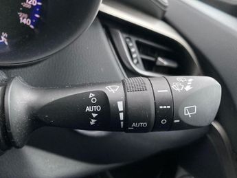 TOYOTA C-HR 1.8 Vvt-H Design Suv 5Dr Petrol Hybrid Cvt Euro 6 (S/S) (122 Ps)