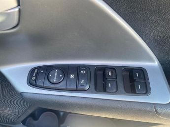 KIA NIRO 1.6 Gdi 2 Suv 5Dr Petrol Hybrid Dct Euro 6 (S/S) (139 Bhp)