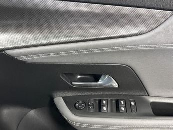 VAUXHALL MOKKA 100Kw Design 50Kwh 5Dr Auto