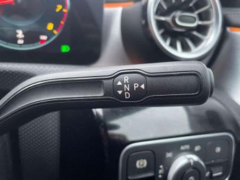 Mercedes-Benz CLA Cla 200 Amg Line Premium 4Dr Tip Auto