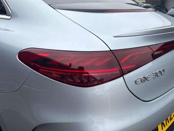 MERCEDES-BENZ EQE Eqe 300 180Kw Amg Line 89Kwh 4Dr Auto