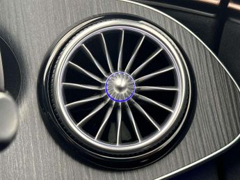 MERCEDES-BENZ EQE Eqe 300 180Kw Amg Line 89Kwh 4Dr Auto