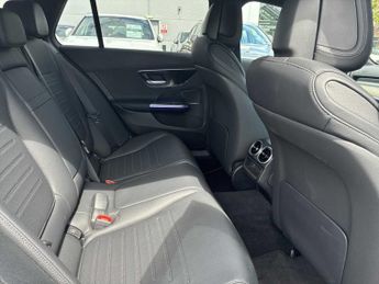 MERCEDES-BENZ C CLASS C200 Amg Line 5Dr 9G-Tronic
