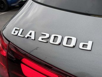 MERCEDES-BENZ GLA Gla 200D Sport Executive 5Dr Auto