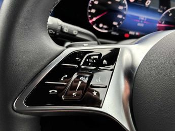 MERCEDES-BENZ GLA Gla 200D Sport Executive 5Dr Auto