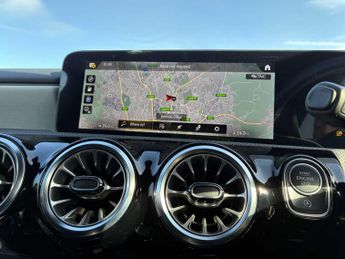 MERCEDES-BENZ CLA Cla 180 Amg Line Premium 4Dr Tip Auto