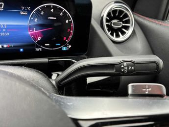 MERCEDES-BENZ GLA Gla 200 Amg Line Executive 5Dr Auto