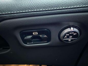 MERCEDES-BENZ EQE Eqe 350 4Matic 215Kw Business Class 89Kwh 5Dr Auto